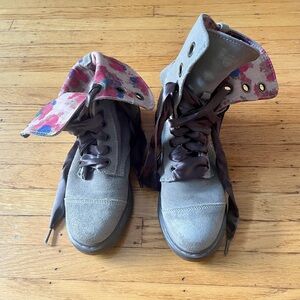 Dr Martens 1914 Triumph Aimilita Aimee brown suede floral boots. UK6 EU39 US8